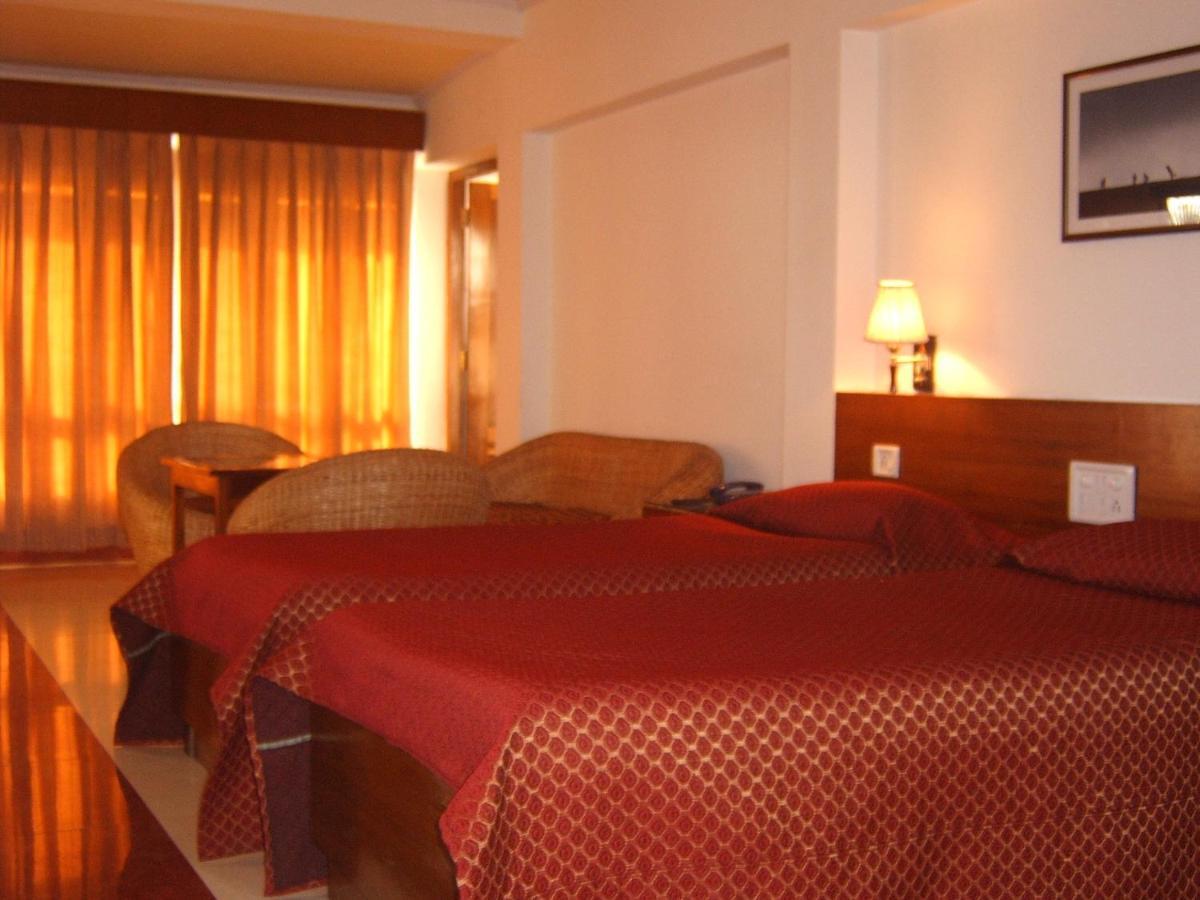 Marina'S Motel Bagdogra Extérieur photo