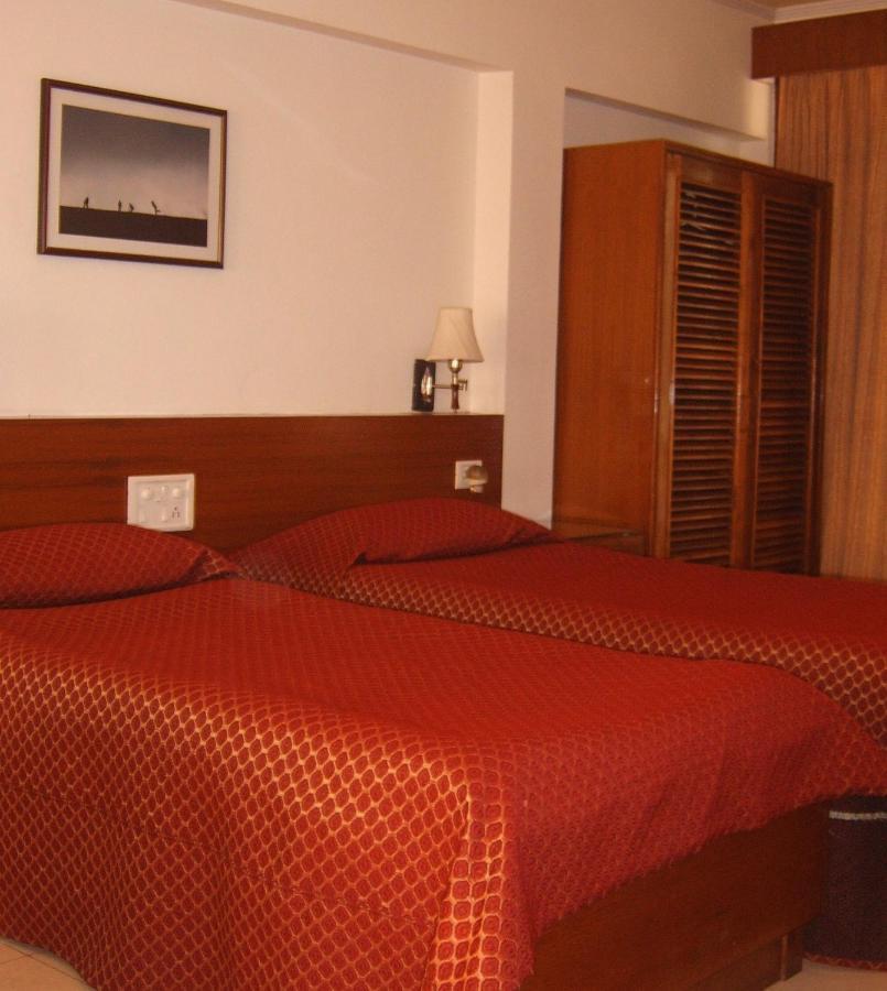 Marina'S Motel Bagdogra Extérieur photo