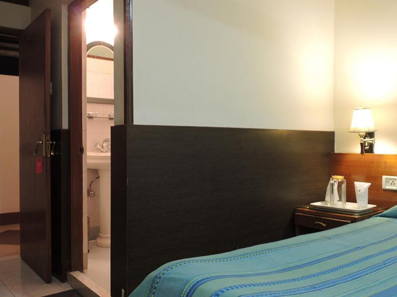 Marina'S Motel Bagdogra Extérieur photo