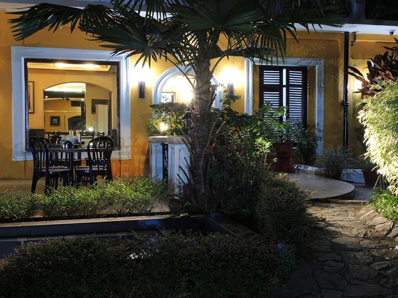 Marina'S Motel Bagdogra Extérieur photo
