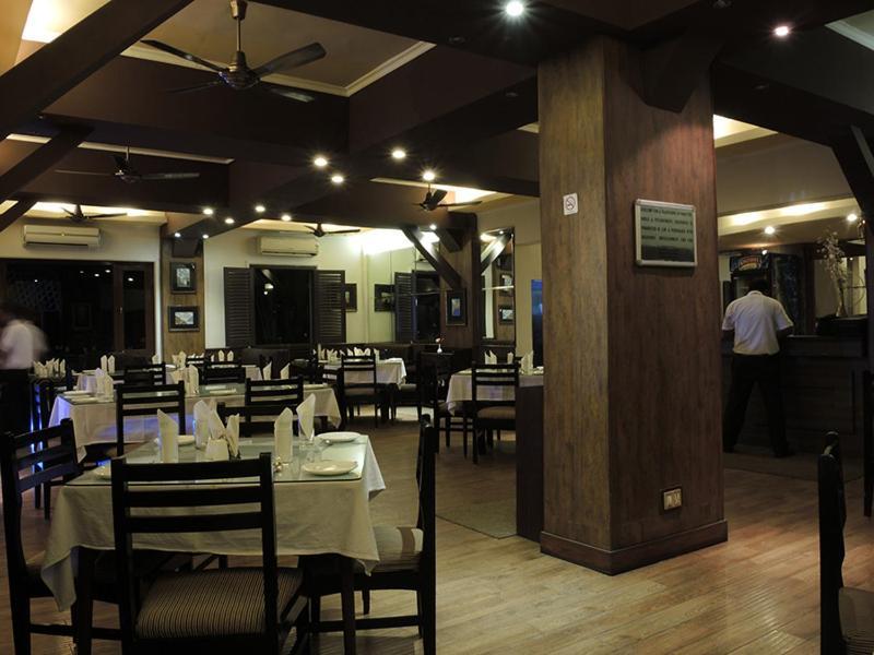 Marina'S Motel Bagdogra Extérieur photo